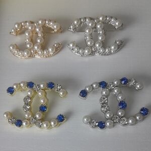 CHOOSE 1 FASHION Elegant Pearl and Crystal Brooch Set